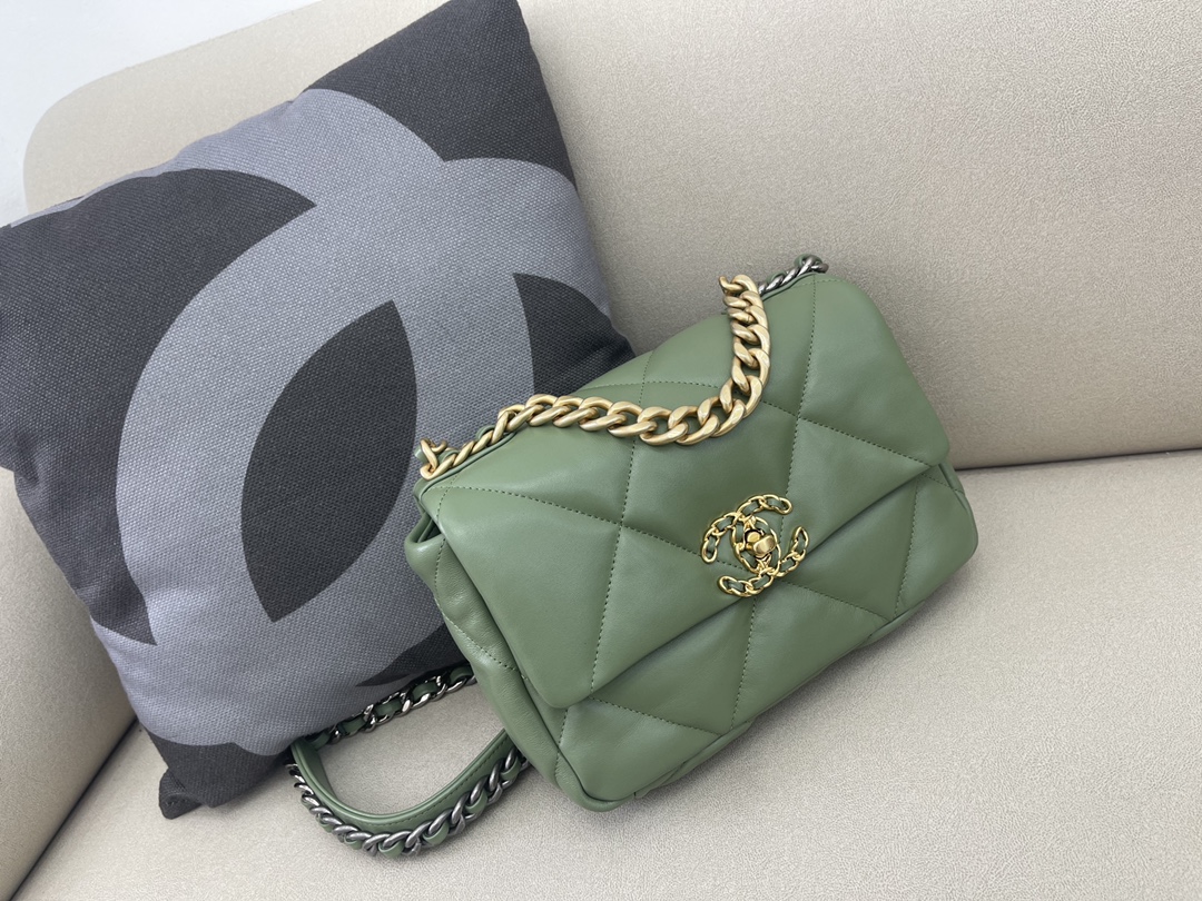 Lambskin 19 Handbag Flap Bag AS1160 Grass Green